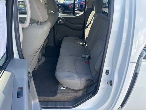 Used 2014 Nissan Frontier SV w/ SV Value Truck Package image 22