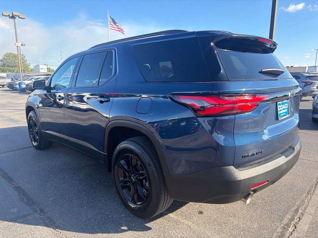 Used 2023 Chevrolet Traverse LT FWD image 5
