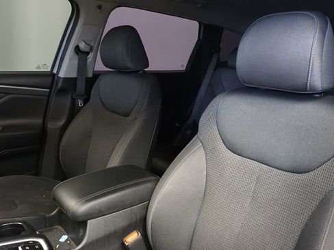 Used 2019 Hyundai Santa Fe SE image 30