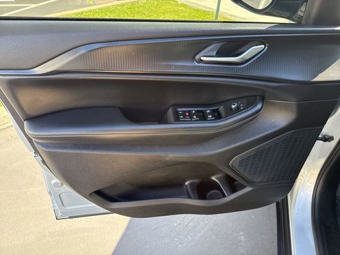 Used 2023 Jeep Grand Cherokee L Laredo image 20