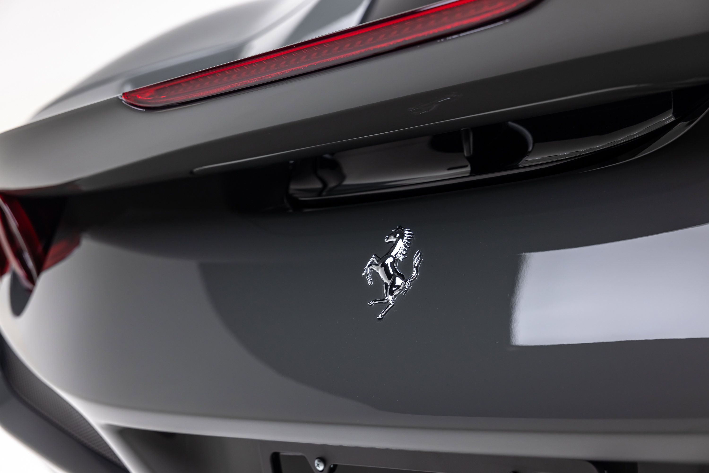 Certified 2022 Ferrari F8 Tributo RWD image 22