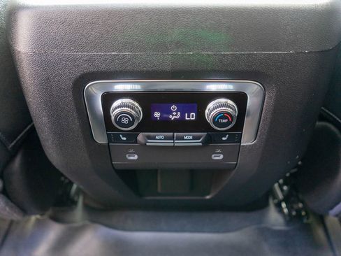 Used 2024 GMC Yukon AT4 w/ Technology Package image 15