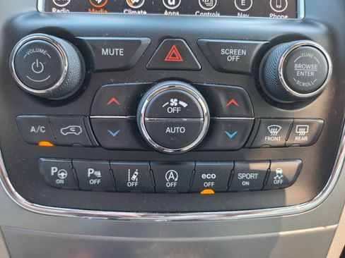 Used 2018 Jeep Grand Cherokee Limited image 17