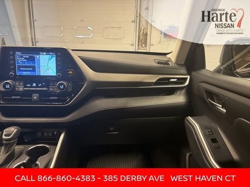 Used 2021 Toyota Highlander XLE image 34