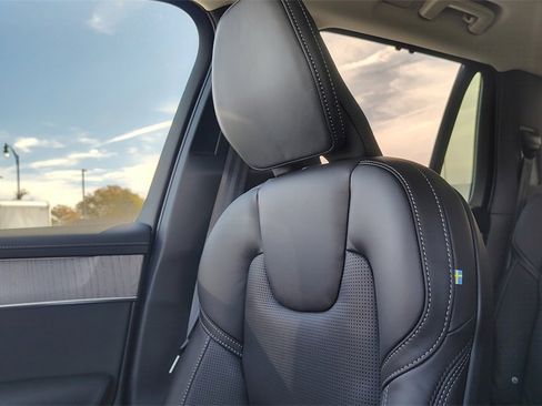 New 2026 Volvo XC90 B6 Ultra image 24