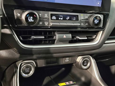 Certified 2025 Toyota Grand Highlander AWD image 31