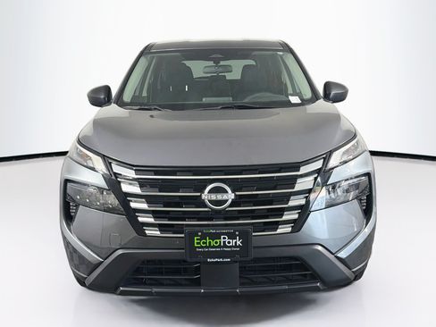 Used 2024 Nissan Rogue S AWD/4WD image 2