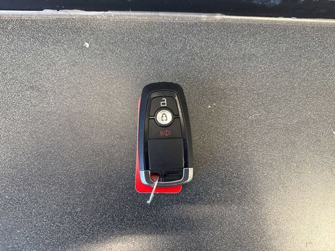 Used 2024 Ford Edge SEL AWD/4WD image 20