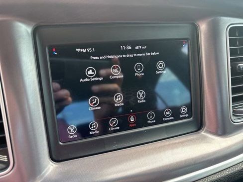 Used 2019 Dodge Charger SXT RWD image 22