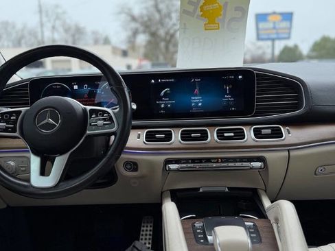 Used 2021 Mercedes-Benz GLS 450 4MATIC image 16