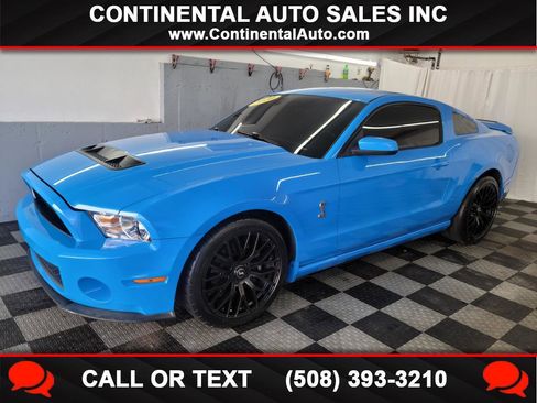 Used 2010 Ford Mustang GT RWD image 1