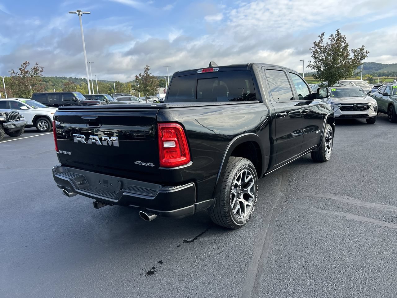 Used 2025 RAM 1500 Laramie AWD/4WD image 7