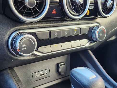 Used 2023 Nissan Sentra SV image 22