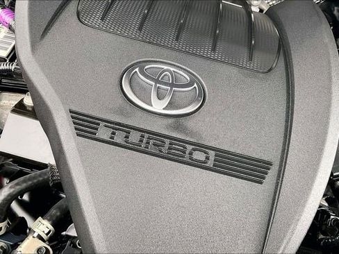 Used 2023 Toyota Highlander XLE image 40