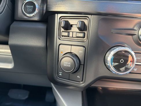 New 2026 Ford F250 Lariat w/ Black Appearance Package AWD/4WD image 35