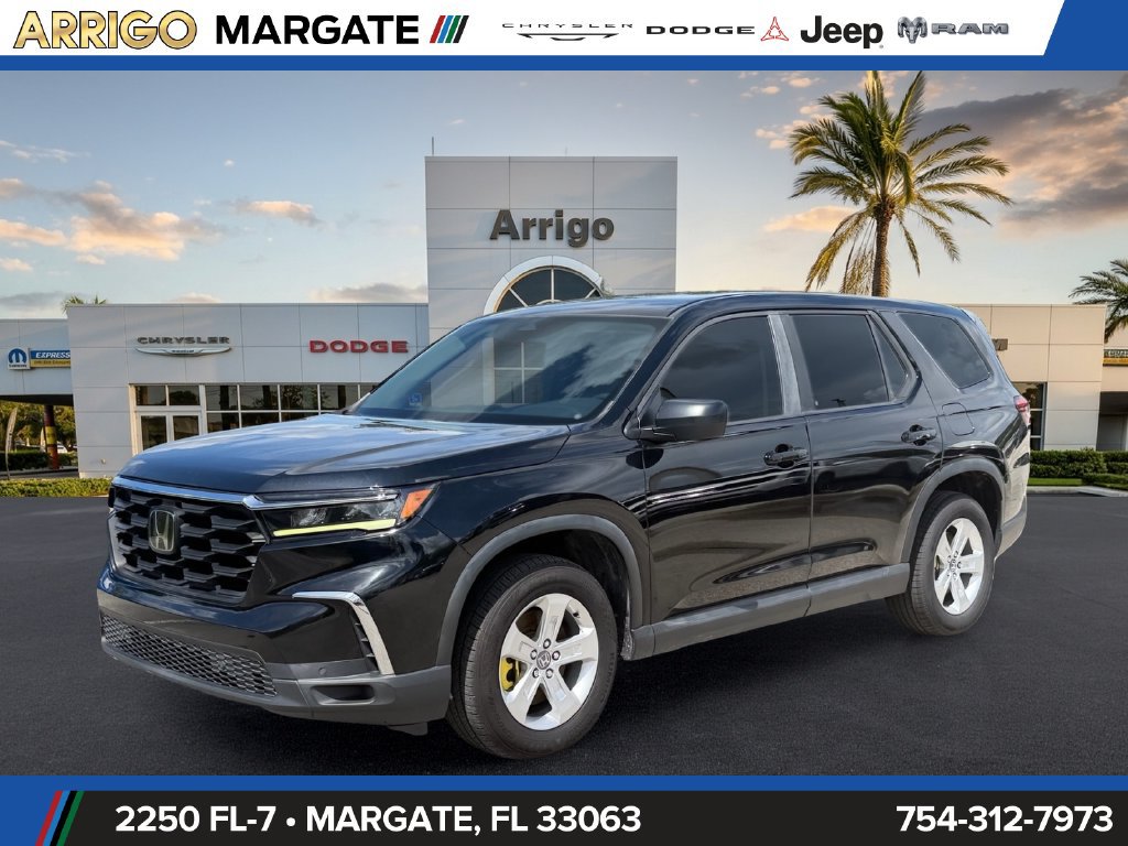Used 2023 Honda Pilot LX image 3