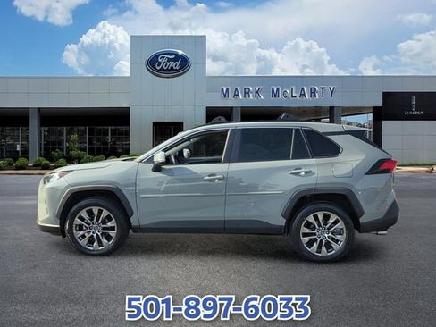 Used 2020 Toyota RAV4 XLE Premium FWD image 2