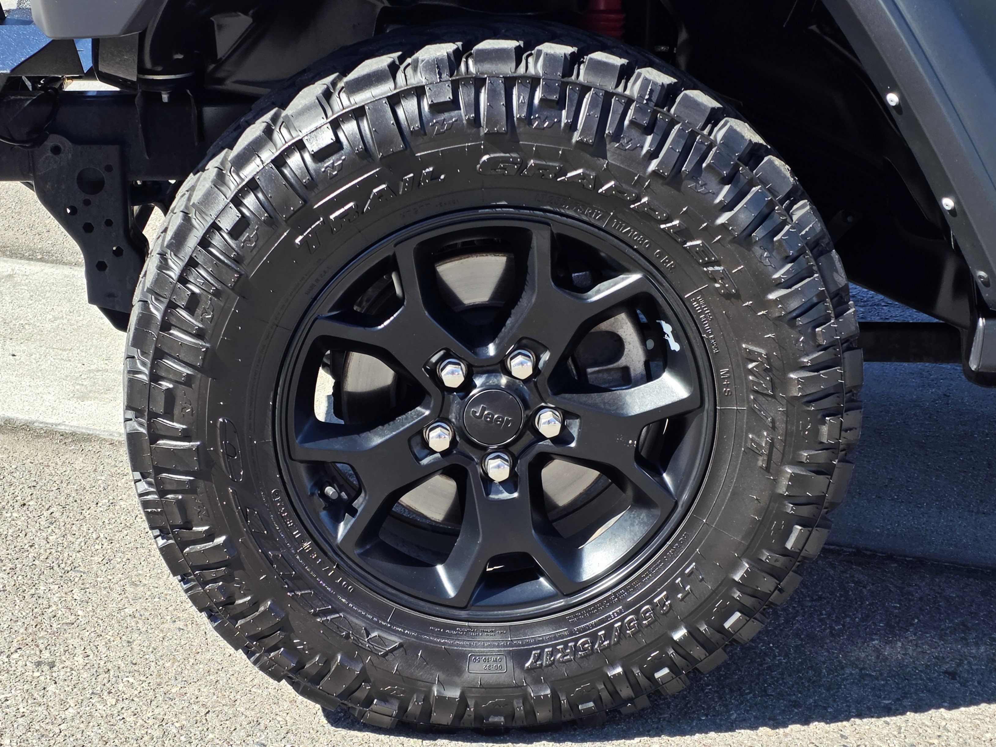 Used 2022 Jeep Wrangler Sport AWD/4WD image 9