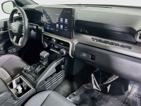 Used 2024 Toyota Tacoma TRD Off-Road AWD/4WD image 25
