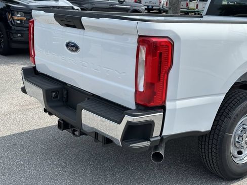 New 2026 Ford F250 XL w/ XL Driver Assist Package RWD image 7