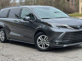Used 2025 Toyota Sienna XLE w/ XLE Plus Package video 1
