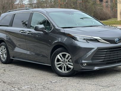 Used 2025 Toyota Sienna XLE w/ XLE Plus Package