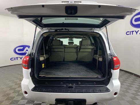 Used 2017 Toyota Sequoia SR5 image 36