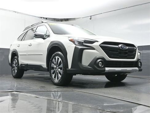 Certified 2025 Subaru Outback Touring XT w/ Tech Package 3 image 34