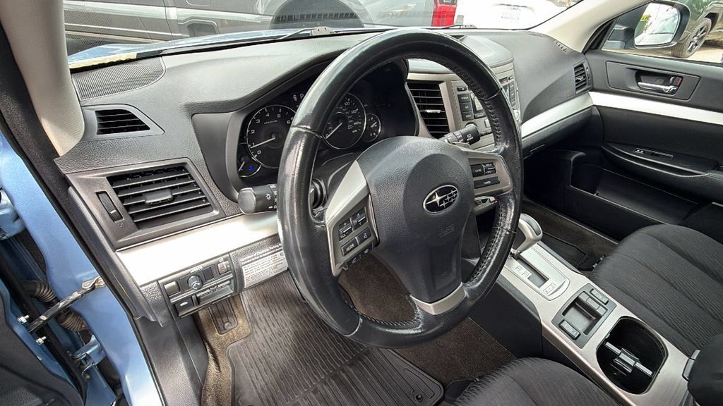 Used 2012 Subaru Outback 2.5i Premium AWD/4WD image 31