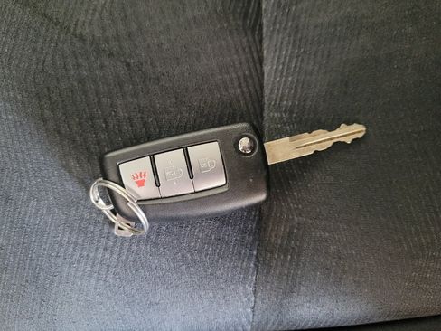 Used 2016 Nissan Rogue S FWD image 32