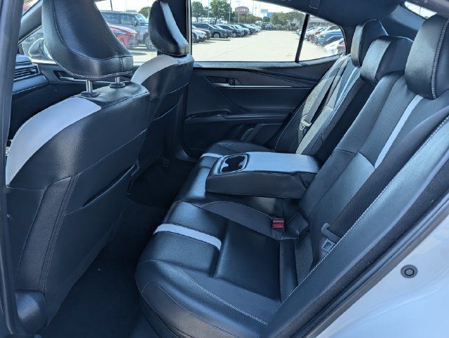 Used 2025 Toyota Camry SE FWD image 27