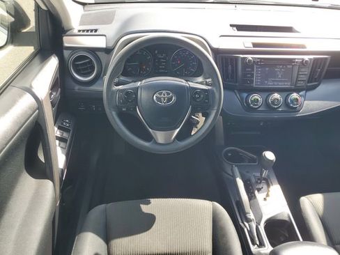 Used 2018 Toyota RAV4 LE image 15