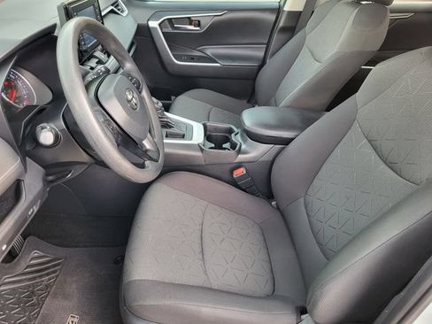 Used 2021 Toyota RAV4 XLE w/ Convenience Package FWD image 12