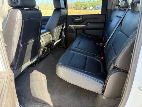 Used 2022 Chevrolet Silverado 2500 Custom w/ Custom Convenience Package image 13