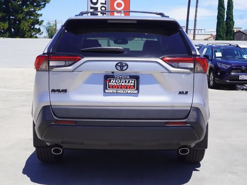 Certified 2022 Toyota RAV4 XLE Premium FWD image 6