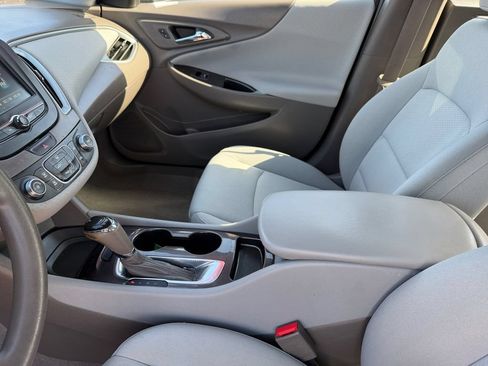 Used 2017 Chevrolet Malibu LS w/ LPO, Convenience Package 1 FWD image 12