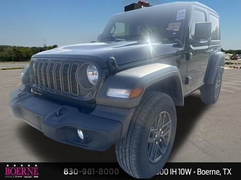 Used 2025 Jeep Wrangler Sport AWD/4WD image 3