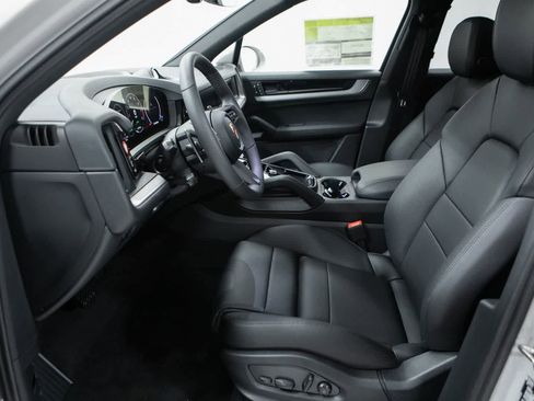 New 2026 Porsche Cayenne E-Hybrid AWD/4WD image 16