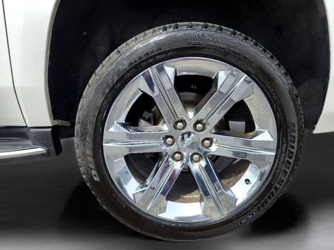 Used 2019 Chevrolet Suburban Premier image 26