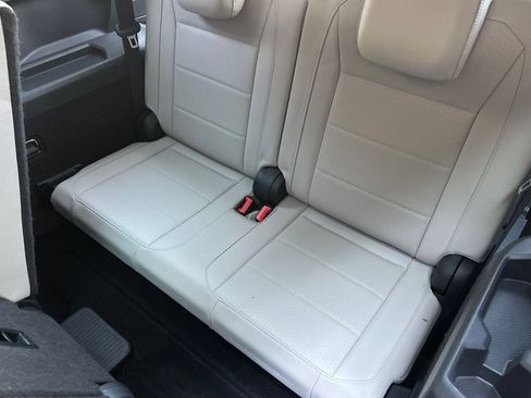 Used 2019 Volkswagen Tiguan SEL w/ 3rd Row Seat Package AWD/4WD image 20