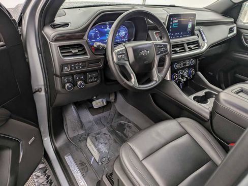 Used 2024 Chevrolet Tahoe Z71 w/ Luxury Package image 2