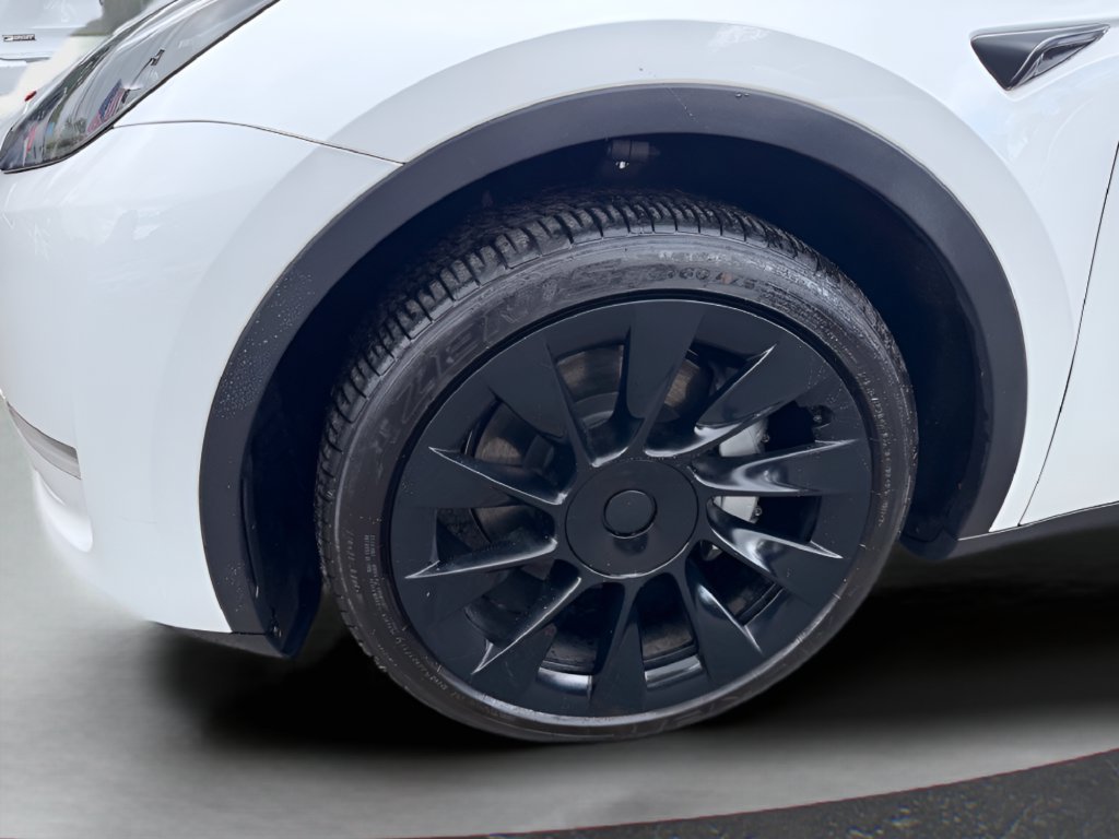 Used 2023 Tesla Model Y Long Range AWD/4WD image 10