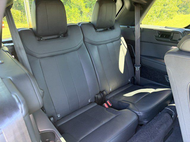 Used 2023 Land Rover Range Rover Long Wheelbase SE AWD/4WD image 8