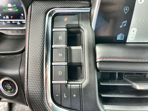 Used 2022 Chevrolet Tahoe RST w/ Luxury Package AWD/4WD image 16