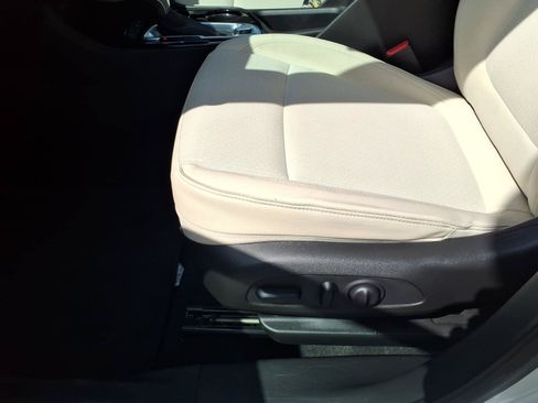 Used 2022 Buick Encore GX Select w/ Sport Touring Package FWD image 16