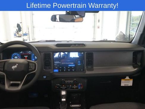 New 2025 Ford Bronco 4-Door image 30