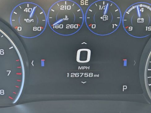 Used 2017 Cadillac XT5 Platinum AWD/4WD image 32