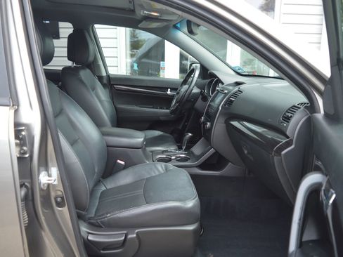 Used 2011 Kia Sorento EX w/ Premium Pkg AWD/4WD image 16