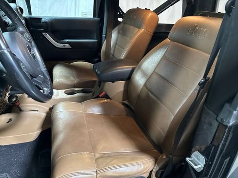 Used 2012 Jeep Wrangler Rubicon w/ PWR Convenience Group AWD/4WD image 18