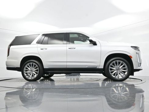 Used 2023 Cadillac Escalade Premium Luxury AWD/4WD image 51